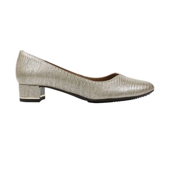 Women's J. Renee Bambalina Pump (Silver) - Picture 2 of 11